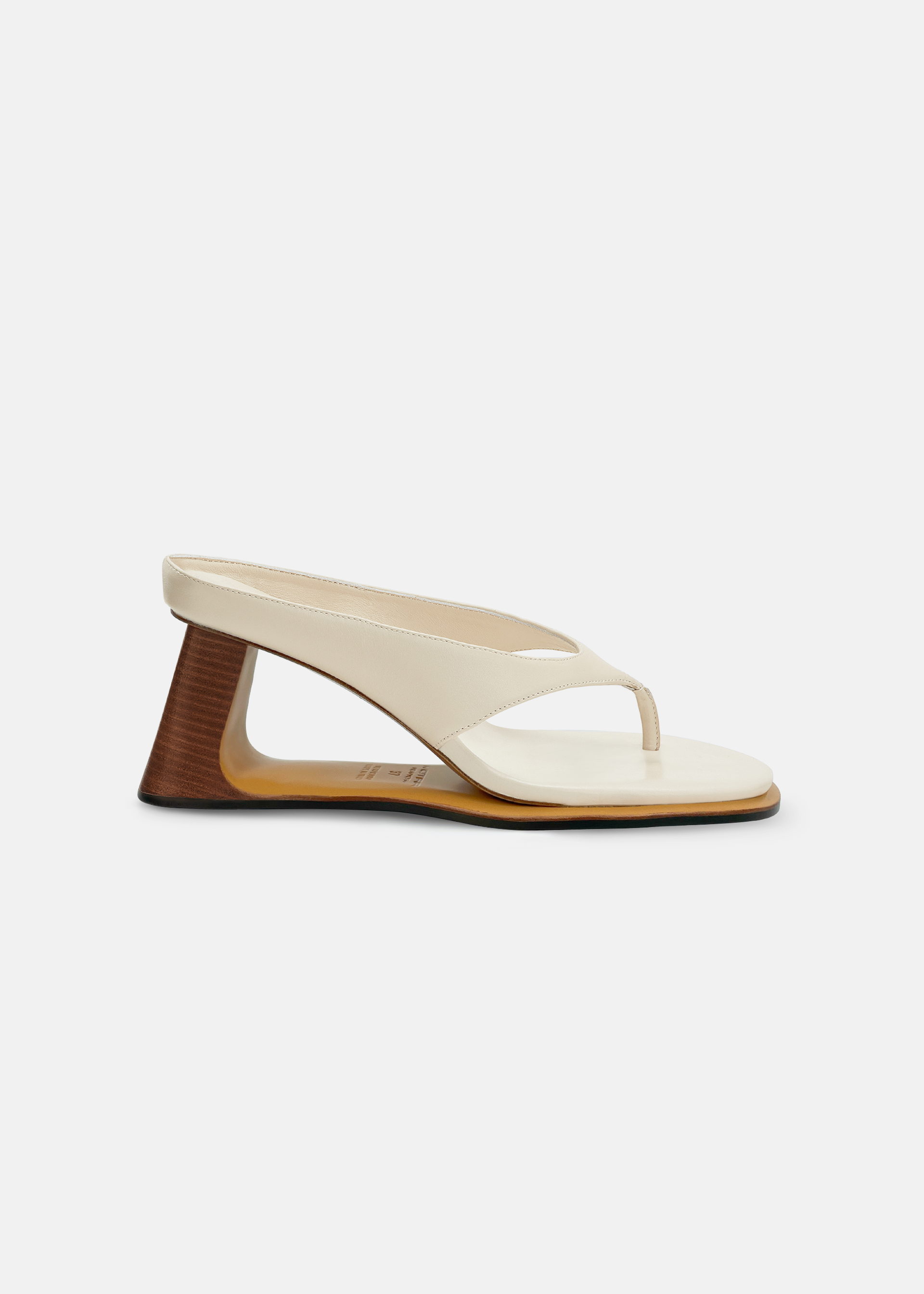 L’ABSURDE SANDAL
